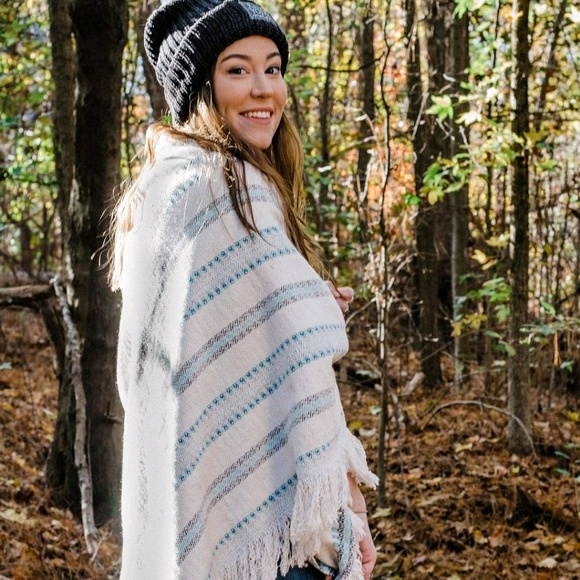 Meet your Posher, Hannah - Picture 1 of 1